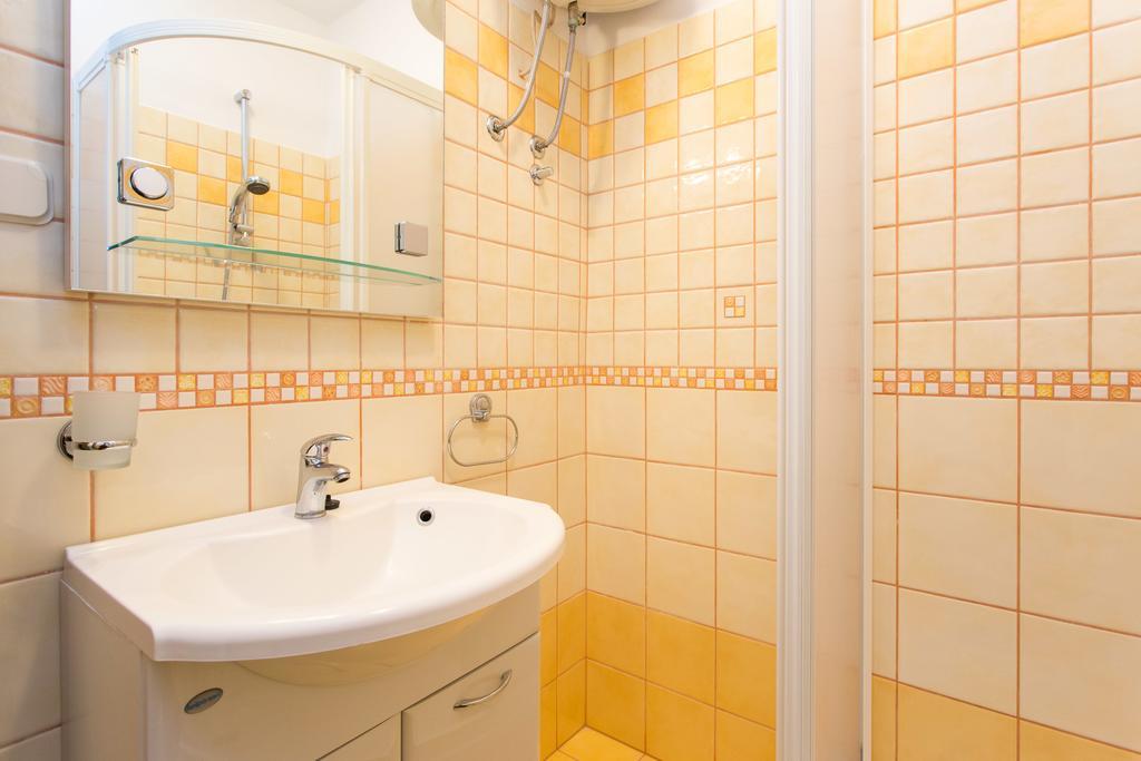 Apartment Julijana Krk Town Exterior photo