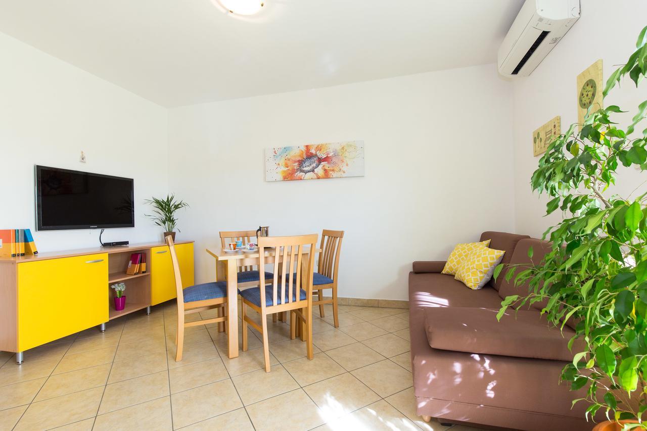 Apartment Julijana Krk Town Exterior photo